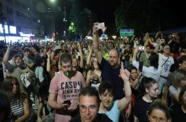 VIDEO: Studenti ispred Predsedništva čekaju da Vučić saopšti rezultate izbora