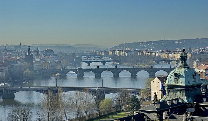 Prag zabranio vožnju bicikla u pešačkoj zoni