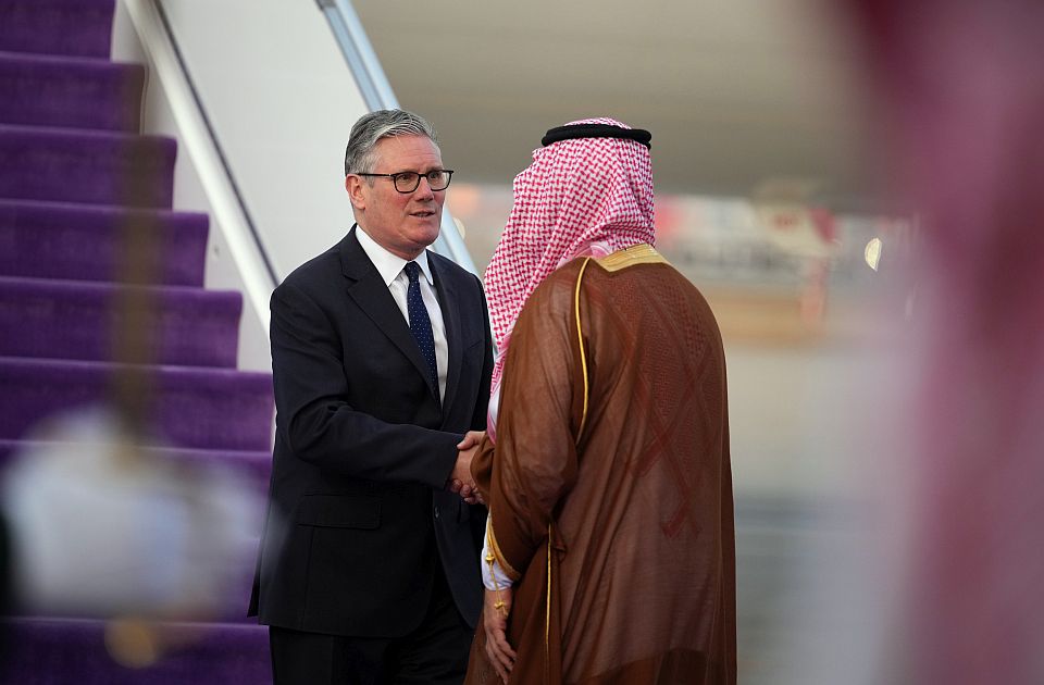 Britanski premijer: Dosta mi je toga da zbog Trampa i Putina porodicama rastu računi