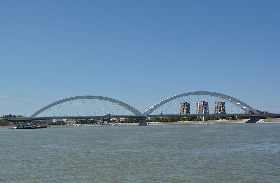 Novi Sad tokom praznika: Kako rade tržni centri, domovi zdravlja, kad idu autobusi