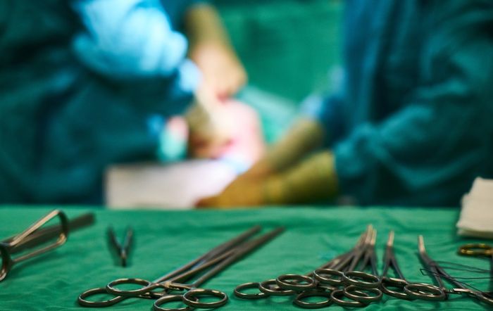 Hirurg napustio operaciju zbog termina u privatnoj ordinaciji, pacijent preminuo