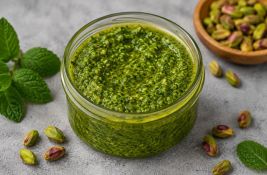 Neodoljivi sos koji je gotov za 10 minuta: Pesto od nane i pistaća 