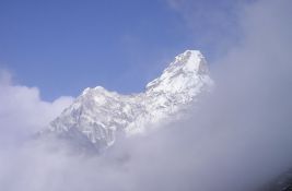 Dvoje planinara poginulo u lavini na Himalajima