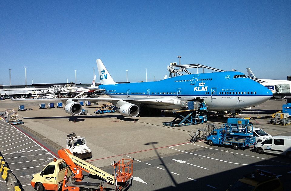 Nesreća na aerodromu u Amsterdamu: Upao u motor aviona i na mestu poginuo