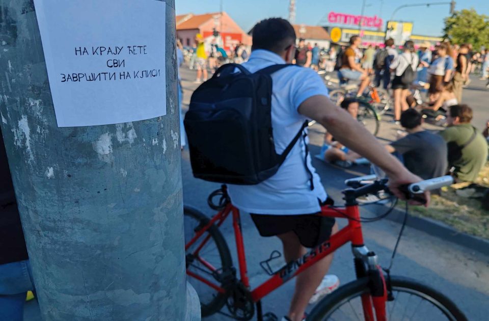 VIDEO: Šesti dan građanske neposlušnosti u Novom Sadu: Blokirano više raskrsnica i Most slobode