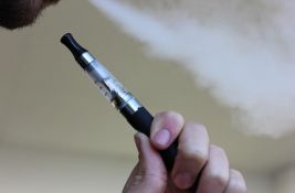 Stručnjaci: E-cigarete mogu izazvati kardiološke i kancerogene posledice