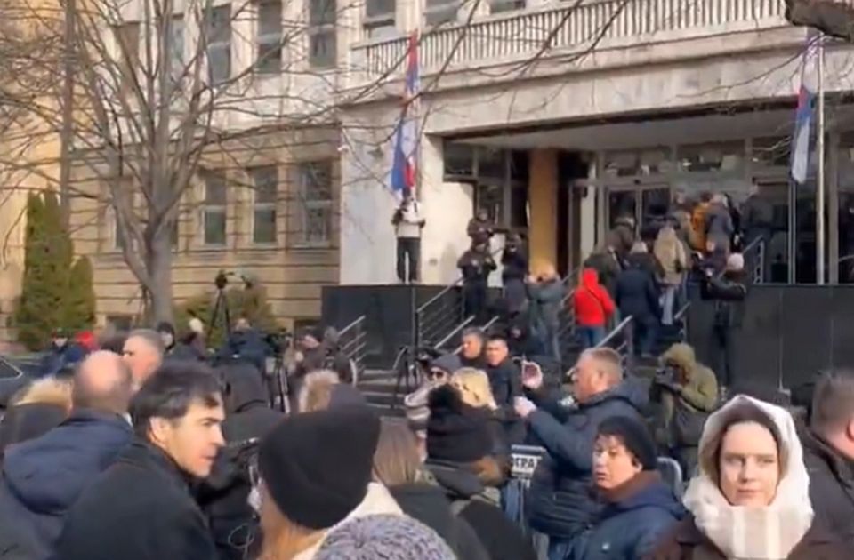 VIDEO: Nikola Selaković stigao u Specijalni sud, dočekan povicima 