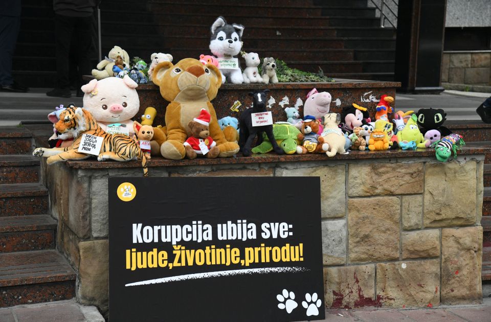 Predata peticija sa više od 100.000 potpisa sa zahtevom da se povuče nacrt zakona o dobrobiti životinja