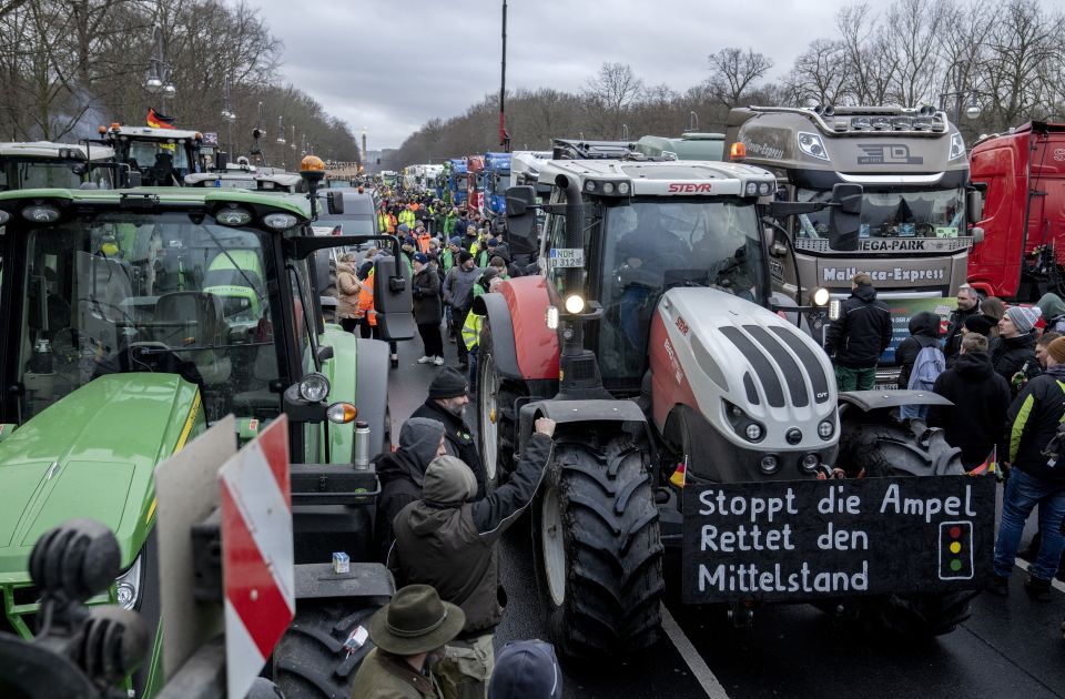 Poljoprivrednici ponovo na ulicama Berlina: Hiljade na protestu protiv plana vlade 