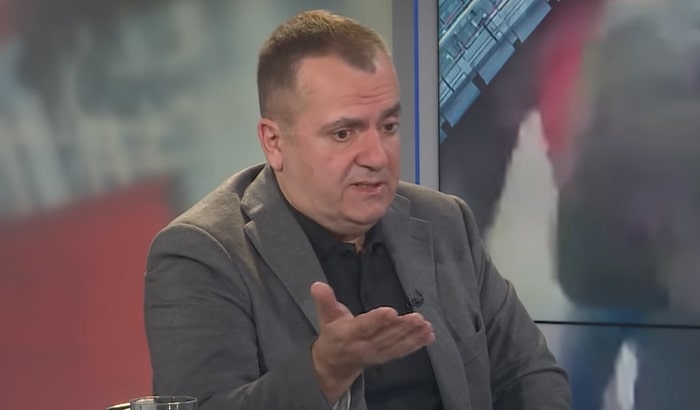 Pašalić: Čekamo od policije izveštaj o paljenju baklji na krovovima