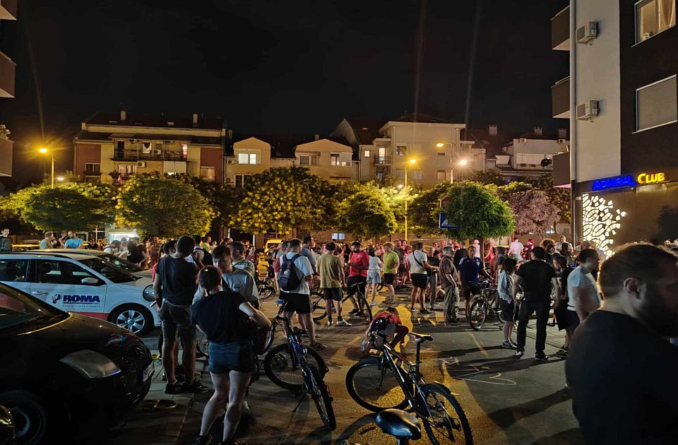 VIDEO: U Beogradu protest zborova građana na Terazijama, blokada saobraćaja kod Cvetkove pijace 