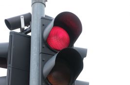 VIDEO: Kako kočite na semaforu? Mnogi prave dve greške