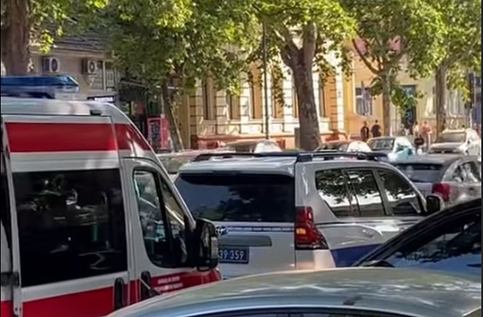 Sukob u Jevrejskoj ulici, upotrebljen i nož