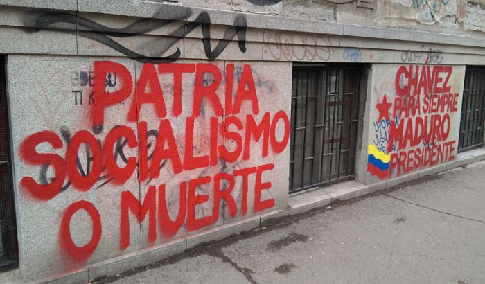 FOTO: Osvanuli grafiti podrške Maduru u Novom Sadu