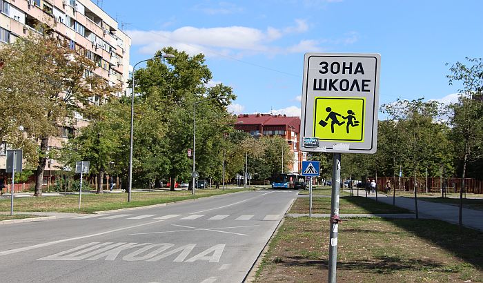 Usponi napravljeni, gorivo problem za auto-škole