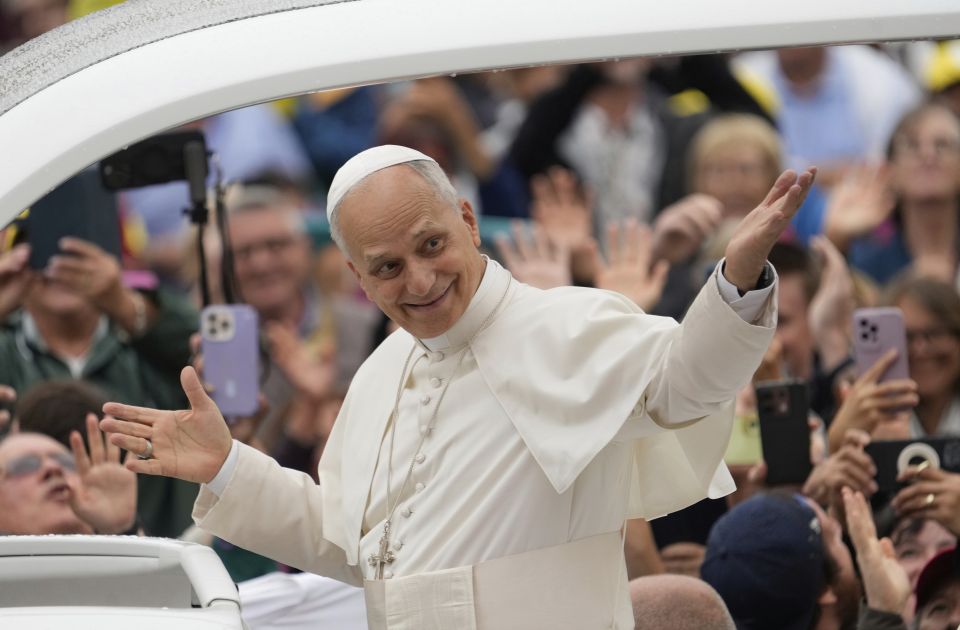 Papa Lav: UN više nisu u stanju da reše ključna pitanja, ako je novac najvažniji - u velikom smo problemu Papa Lav: UN više nisu u stanju da reše ključna pitanja, ako je novac najvažniji - u velikom smo problemu