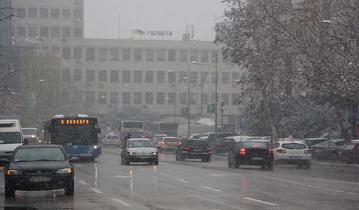FOTO: Pada sneg u Novom Sadu, putevi prohodni