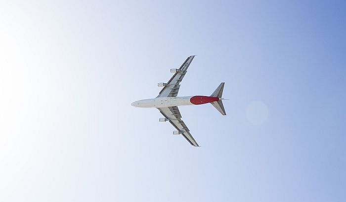 Holandski avion na letu za Beograd udarila munja