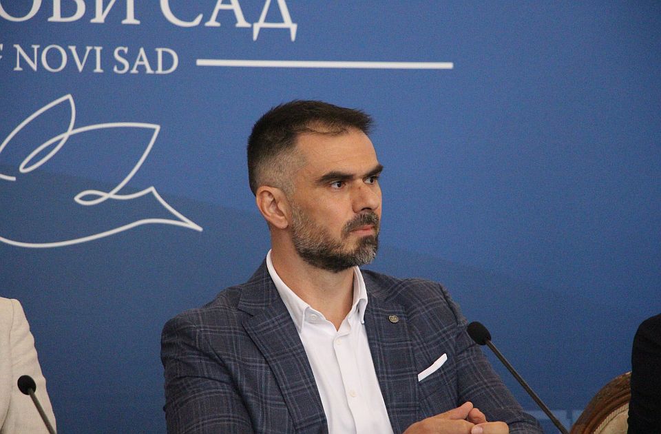 Mićin: Vučić slobodno prošetao Novim Sadom, laž opozicije pala u vodu