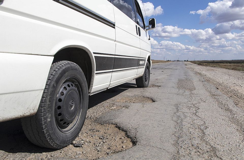 Izmenjen režim saobraćaja na deonici Pećinci - Šimanovci