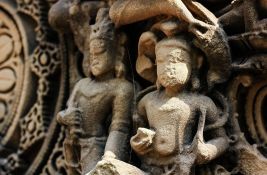 Najmanje devet osoba poginulo u stampedu vernika u Indiji