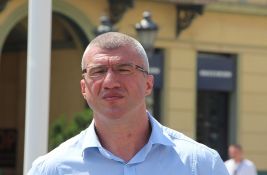 Miša Bačulov primljen u Urgentni centar zbog bolova u grudima Miša Bačulov primljen u Urgentni centar zbog bolova u grudima