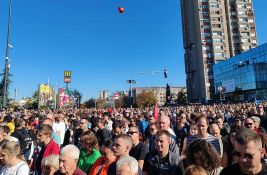 UŽIVO VIDEO: Desetine hiljada građana u Novom Sadu odaje počast nastradalima UŽIVO VIDEO: Desetine hiljada građana u Novom Sadu odaje počast nastradalima
