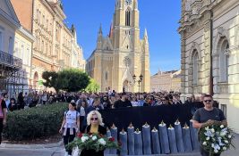 UŽIVO VIDEO: Kolone građana i studenata krenule ka Železničkoj stanici UŽIVO VIDEO: Kolone građana i studenata krenule ka Železničkoj stanici