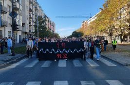 UŽIVO VIDEO: Kolone građana i studenata idu ka Železničkoj stanici UŽIVO VIDEO: Kolone građana i studenata idu ka Železničkoj stanici
