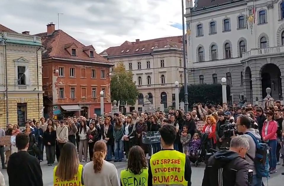 VIDEO: I građani Ljubljane sa 16 minuta tišine odali poštu stradalima u padu nadstrešnice u Novom Sadu
