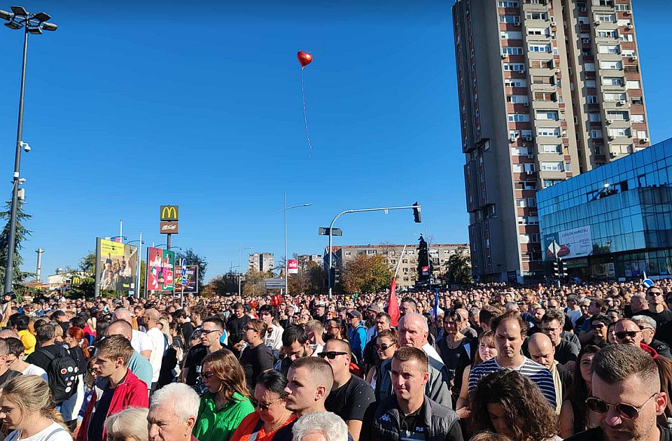 MUP: U Novom Sadu 39.000 ljudi MUP: U Novom Sadu 39.000 ljudi