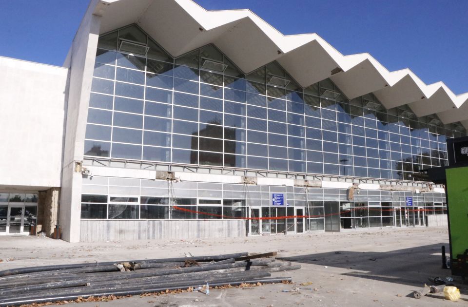 Slučaj "nadstrešnica": Ponovo potvrđena optužnica protiv menadžerke Železnica i dvoje članova komisije Slučaj "nadstrešnica": Ponovo potvrđena optužnica protiv menadžerke Železnica i dvoje članova komisije