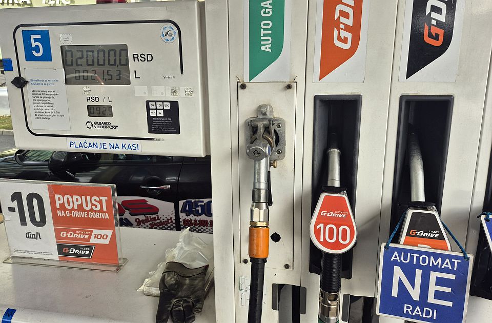 Vlasnici pumpi u Srbiji o tome očekuju li vozače nova poskupljenja goriva Vlasnici pumpi u Srbiji o tome očekuju li vozače nova poskupljenja goriva