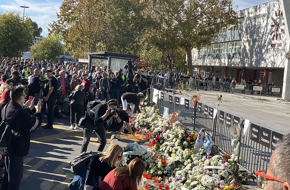 Šta pišu svetski mediji o skupu u Novom Sadu: "Evropa Srbima duguje mnogo više" Šta pišu svetski mediji o skupu u Novom Sadu: "Evropa Srbima duguje mnogo više"