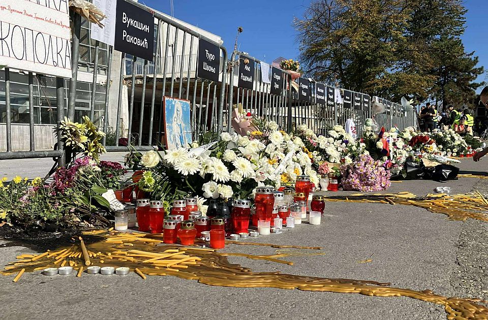 Beograđani održali 16 minuta tišine: Na više lokacija za one koji nisu otišli u Novi Sad