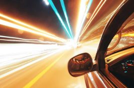 Snimala se kako vozi 200 km/h, pa dobila najstrožu kaznu za prekoračenje brzine u istoriji Švajcarske