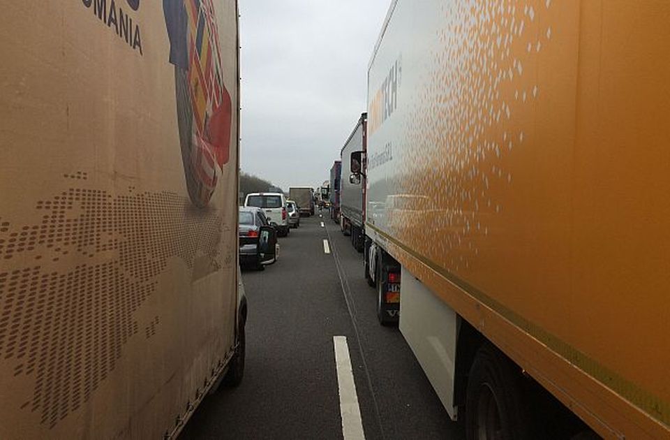 Bez gužvi na granicama Srbije i naplatnim stanicama auto-puteva