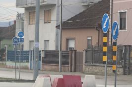 FOTO, VIDEO: Dupli saobraćajni znakovi u Novom Sadu zbunili građane