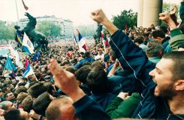 FOTO: Ekskluzivne fotografije 5. oktobra - novosadski fotograf bio među prvima u Skupštini