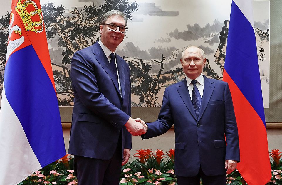 Putin i Vučić složni: Zapad pokušava da organizuje obojenu revoluciju u Srbiji, na mlade uvek lako uticati