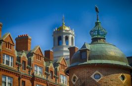 Američki univerziteti pod pritiskom Bele kuće: Kolumbija popustila, Harvard na sudu