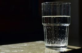 Voda, kefir i zeleni čaj najbolji za zdravlje creva