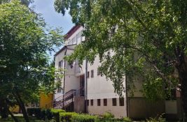 Skup podrške nastavnicama koje su otpuštene zbog obustave nastave danas u Srbobranu
