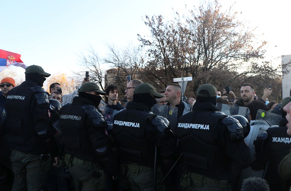 Timovi ombudsmana pratiće postupanje policije prema građanima na protestima