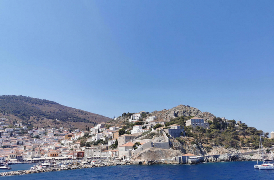 Putnik sa trajekta upao u more u Grčkoj, pretražuje se područje kod Hidre