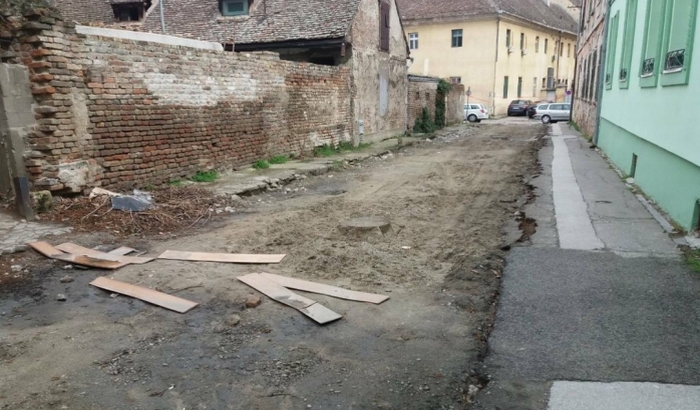 FOTO: Raskopane ulice u Podgrađu čekaju arheologe