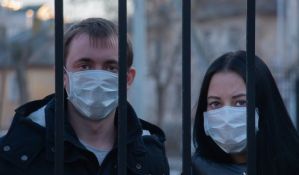 Dok ponovo bukti pandemija, u Rimu protestovali zbog nošenja maski