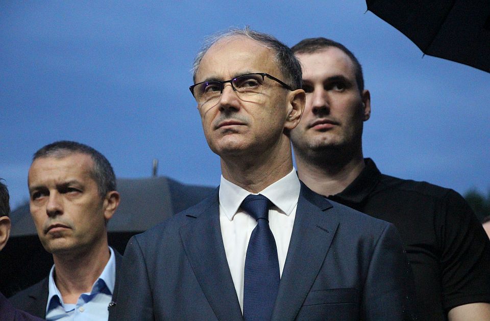 Godinu dana Vlade Đura Macuta: Premijer u senci predsednika