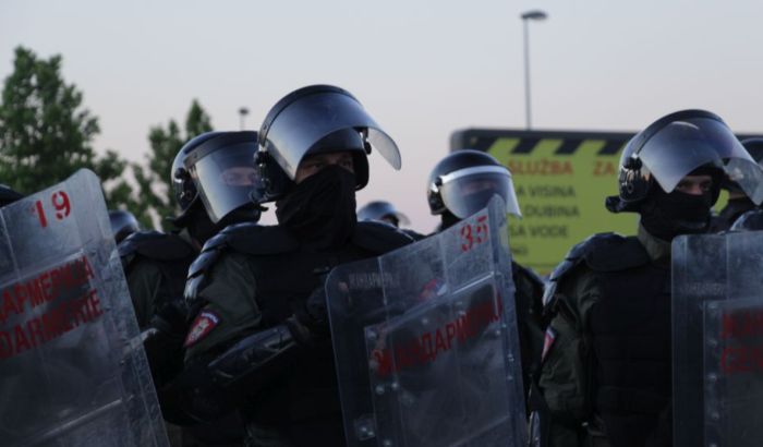 UZUZ: Godfri da se izjasni o navodima da ceni uzdržanost srpske policije na julskim protestima