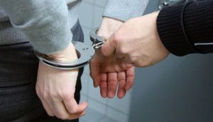 Uhapšen vozač koji je pijan kolima uleteo u Knez Mihajlovu i udario devojku